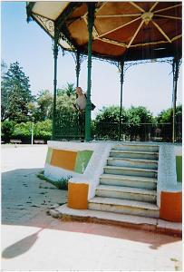 VOYAGE DU 22 29 04 2006 800 Perregaux le jardin public et son kiosque